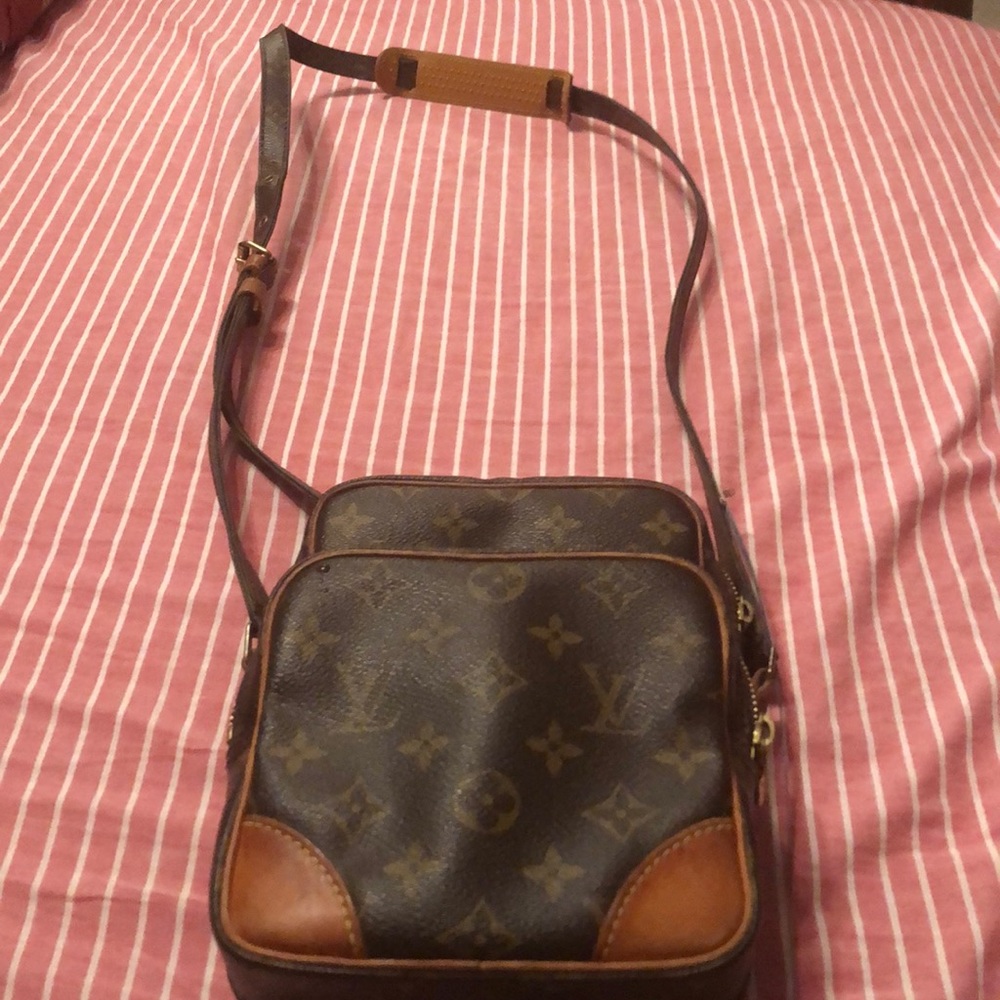 Louis Vuitton crossbody bag